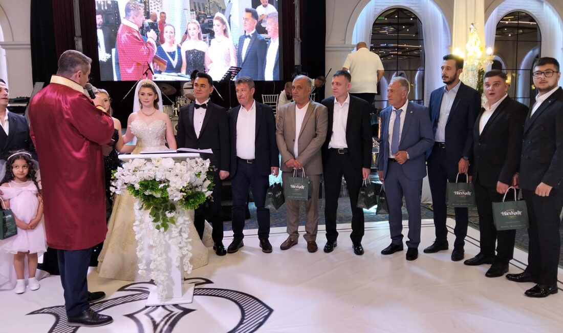 Afyonkarahisar’ın tanınmış iş insanlarından Hacıkanat Ömer Çevik’in oğlu Recep Çevik