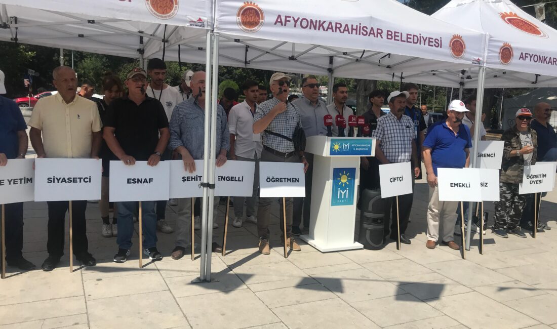 İYİ Parti Afyonkarahisar İl Başkanı Muhammet Mısırlıoğlu, haftalık basın toplantısını