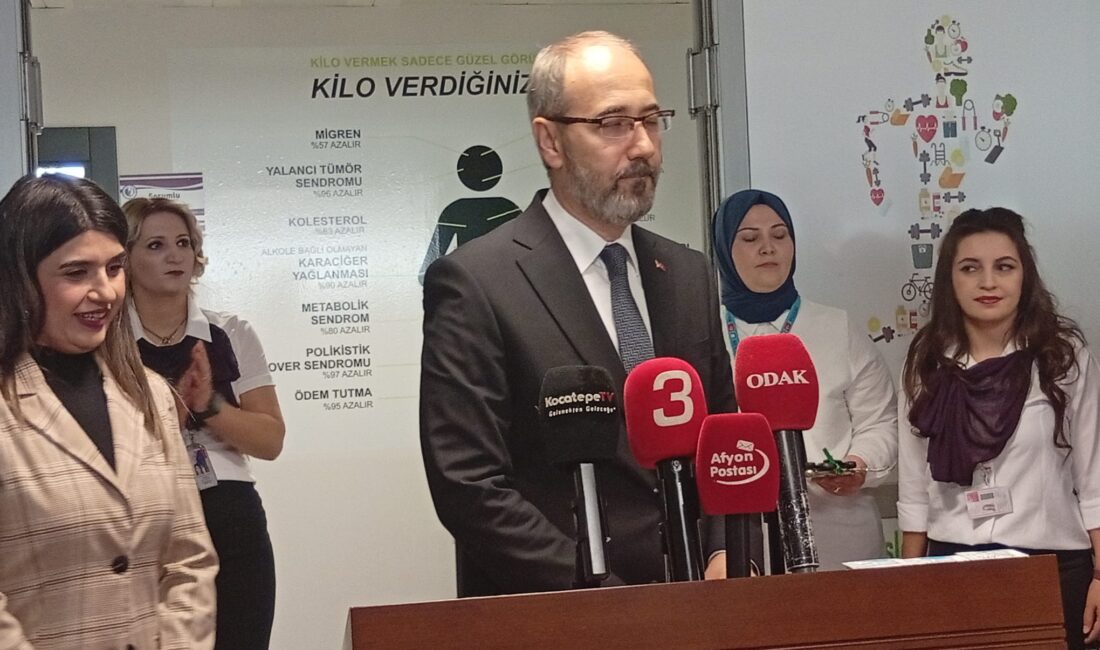 Afyonkarahisar Devlet Hastanesi bünyesinde kurulan Obezite Kliniği'nin açılışı gerçekleşti.