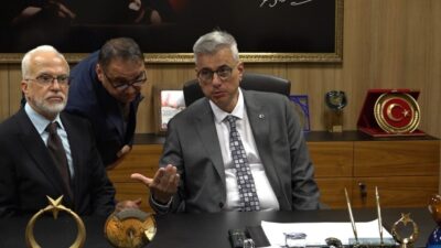 Sağlık Bakanı Prof. Dr. Kemal Memişoğlu, Seyitgazi ilçesinde yangına müdahale