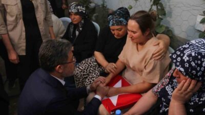 Eskişehir’deki orman yangınına müdahale ederken şehit olan Tolunay Kocaman’ın ailesine,