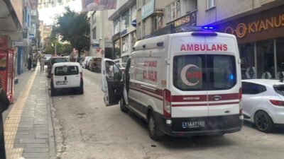 Bilecik’te seyir halindeki motosiklet sürücüsü, önüne aniden çıkan otomobile çarpmamak