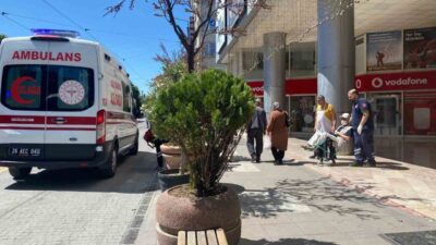 Eskişehir’de yolda yürürken bir anda baygınlık geçirip yere yığılan yaşlı