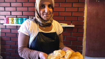 Eskişehir’de yapılan çi börek, ince hamuru ve hafif iç harcıyla