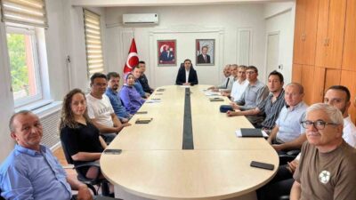 Kütahya’nın Çavdarhisar ilçesinde gerçekleştirilen toplantıda halk eğitimi faaliyetleri, eğitimde erişilebilirlik