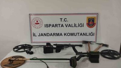 Isparta’nın Eğirdir ilçesi Barla Köyü’nde jandarmanın devriyesi sırasında şüphelenilen 4