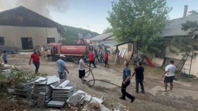 Isparta’nın Eğirdir ilçesinde, bir sincabın trafodaki tellere teması sonucu çıkan
