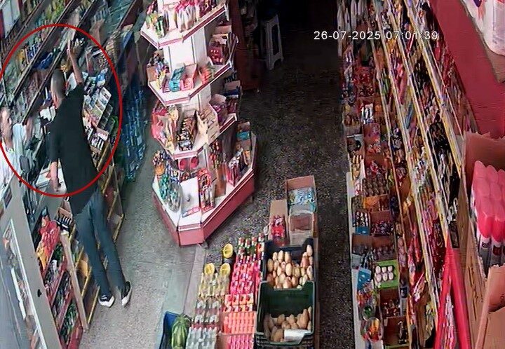 Eriyen dondurma nedeniyle palalı saldırıya uğrayan esnaf o anları anlattı Eskişehir’de eriyen dondurmanın iadesini kabul etmediği için palalı saldırıya uğrayan,
