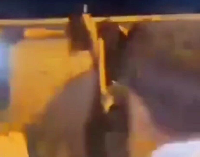 Eskişehir’de dövülüp kayda alınan 14 yaşındaki çocuk ve annesi konuştu Eskişehir’de kalabalık bir grup tarafından darp edilip kafasına sopa ile