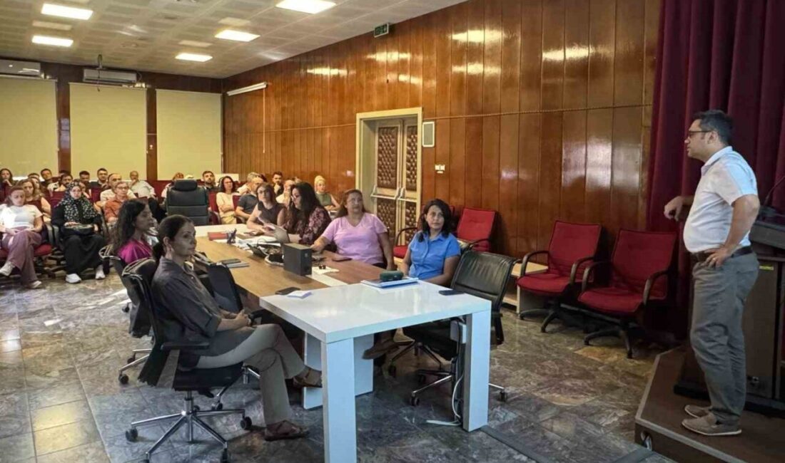 Eskişehir’de sağlık tesislerinin değerlendirilmesi için bilgilendirme toplantısı düzenlendi Eskişehir İl Sağlık Müdürlüğü tarafından, il genelindeki sağlık tesislerinin değerlendirme