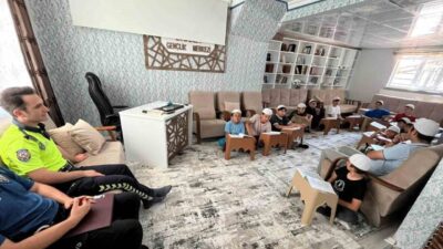 Hisarcık Müftülüğü Gençlik Merkezinde eğitim gören Yaz Kur’an Kursu öğrencilerine
