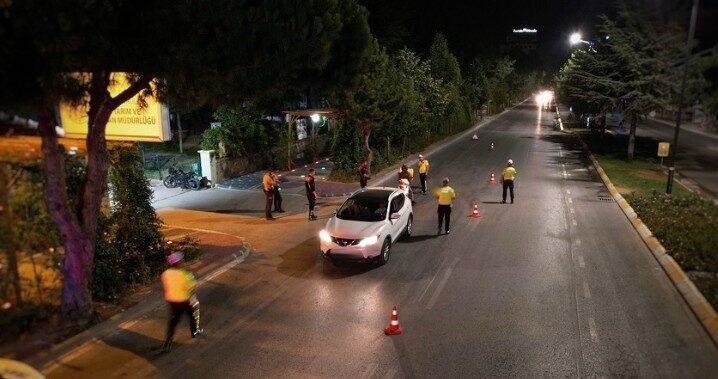 Isparta İl Emniyet Müdürlüğü ekiplerince il merkezinde gerçekleştirilen asayiş ve