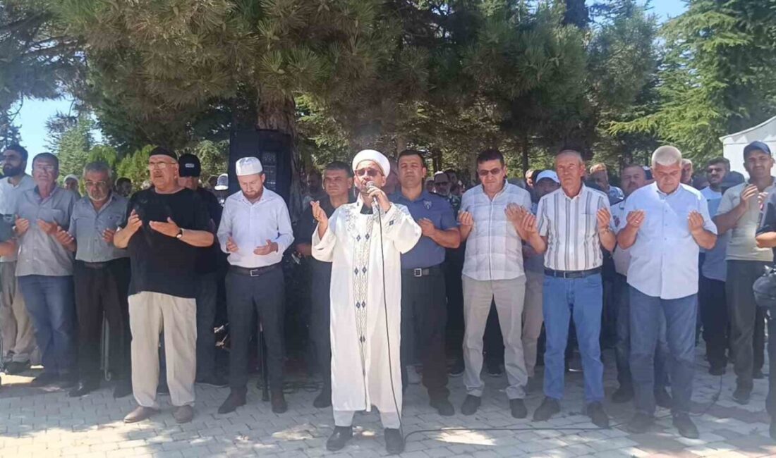 Orman yangını şehitleri için Bilecik’te gıyabi cenaze namazı kılındı Eskişehir ve Afyonkarahisar sınırında çıkan orman yangınlarında şehit olan 5