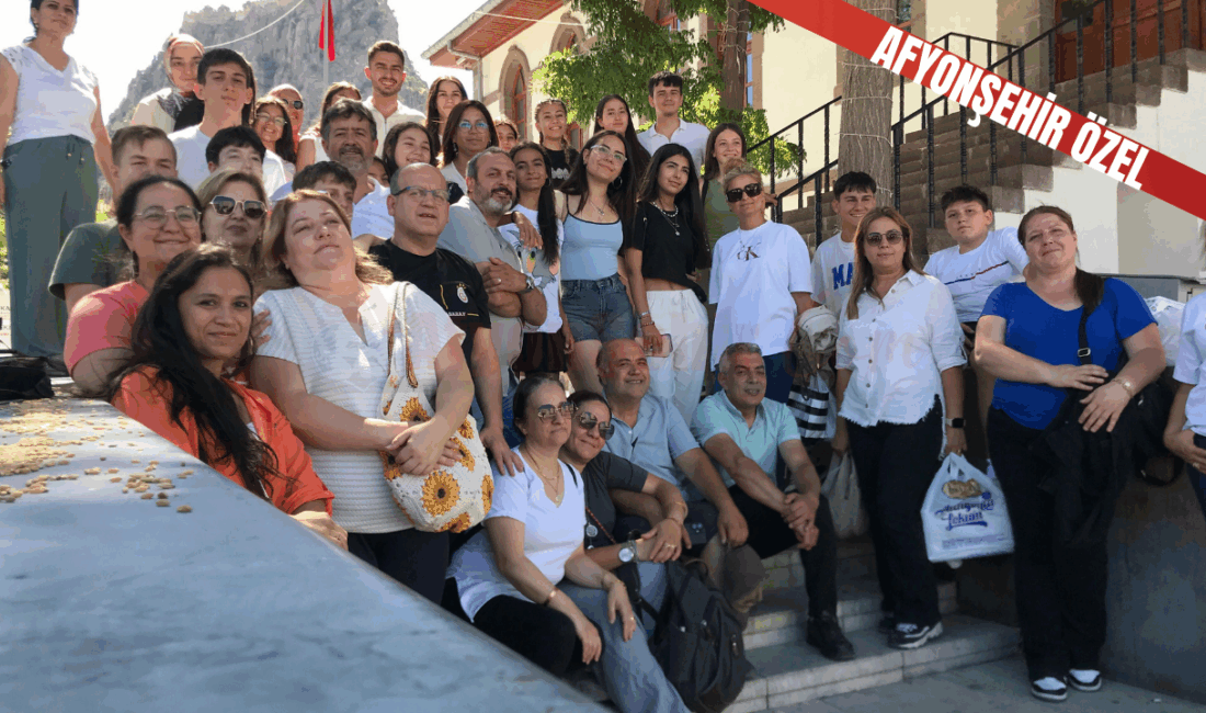İzmir Karabağlar Halk Oyunları, Dans ve Spor Kulübü dansçıları Polonya’nın