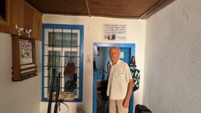 Isparta Eğirdir’de restore ettirdiği 300 yıllık tarihi evini adeta bir
