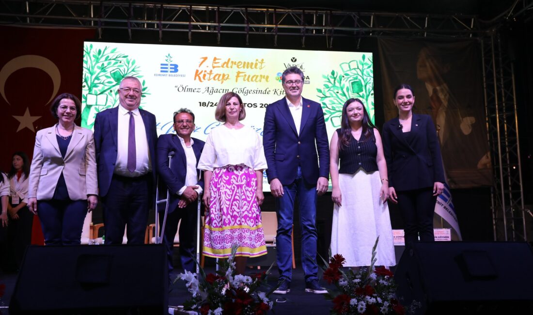 Evciler Belediye Başkanı Berrin Uğurlu, 'Ölmez Ağacın Gölgesinde Kitap' temasıyla