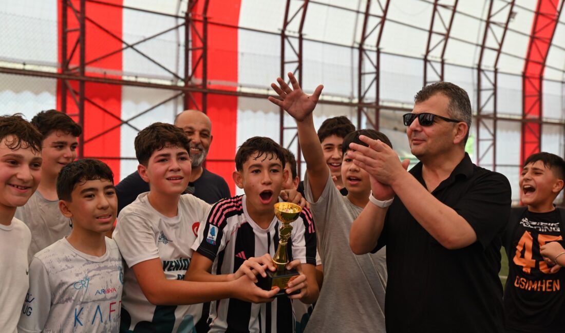 Afyonkarahisar’ın Emirdağ ilçesinde İlçe Müftülüğü tarafından düzenlenen futbol turnuvasının final