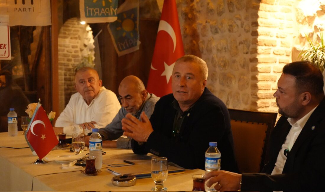 İYİ Parti Genel Başkan Yardımcısı ve Afyonkarahisar Milletvekili Hakan Şeref