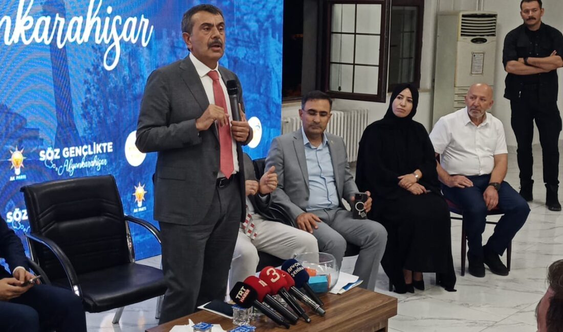 Milli Eğitim Bakanı Yusuf Tekin, Afyonkarahisar’da düzenlenen AK Parti Gençlik
