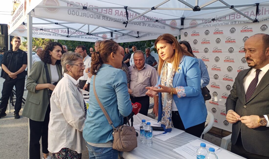 Afyonkarahisar Belediye Başkanı Burcu Köksal, Mahalle Buluşmaları kapsamında İstiklal Mahallesi’nde