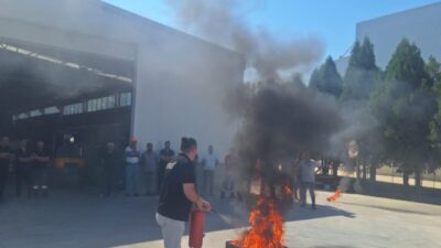 AFAD ekipleri, afet ve yangın farkındalık eğitimi vererek yangın söndürme