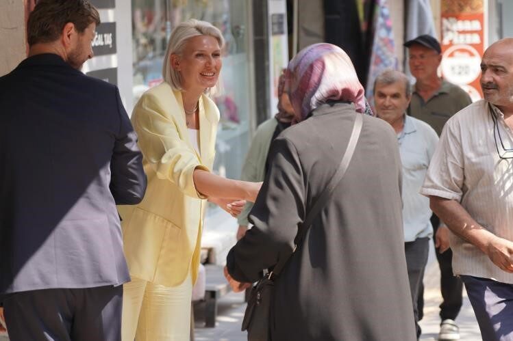 Bilecik Belediye Başkanı Melek Mızrak Subaşı, kent merkezindeki çarşı esnafını