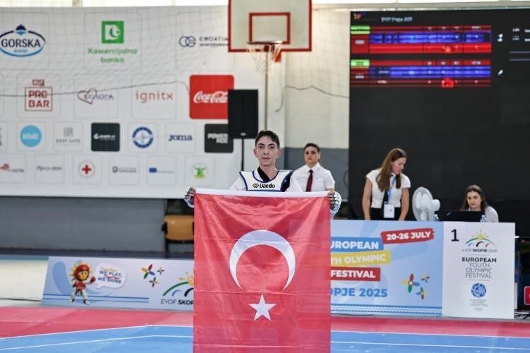 Bilecikli milli sporcu Altuğ Gesge, ’Taekwondo Erkekler’ kategorisinde 48 kilogramda