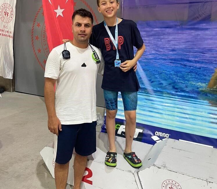 Bolu Olimpik Kapalı Yüzme havuzunda düzenlenen 10-11-12 Yaş İkinci Etap