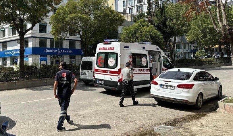 Bilecik’te meydana gelen trafik kazasında 2 kişi yaralandı Bilecik’te seyir halinde kontrolden çıkan motorlu bisiklet devrilirken, meydana gelen