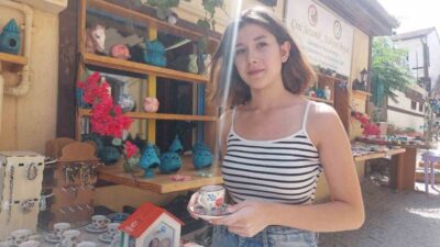 Eskişehir’de el yapımı çini ürünleriyle hem işlevselliği hem de görsel
