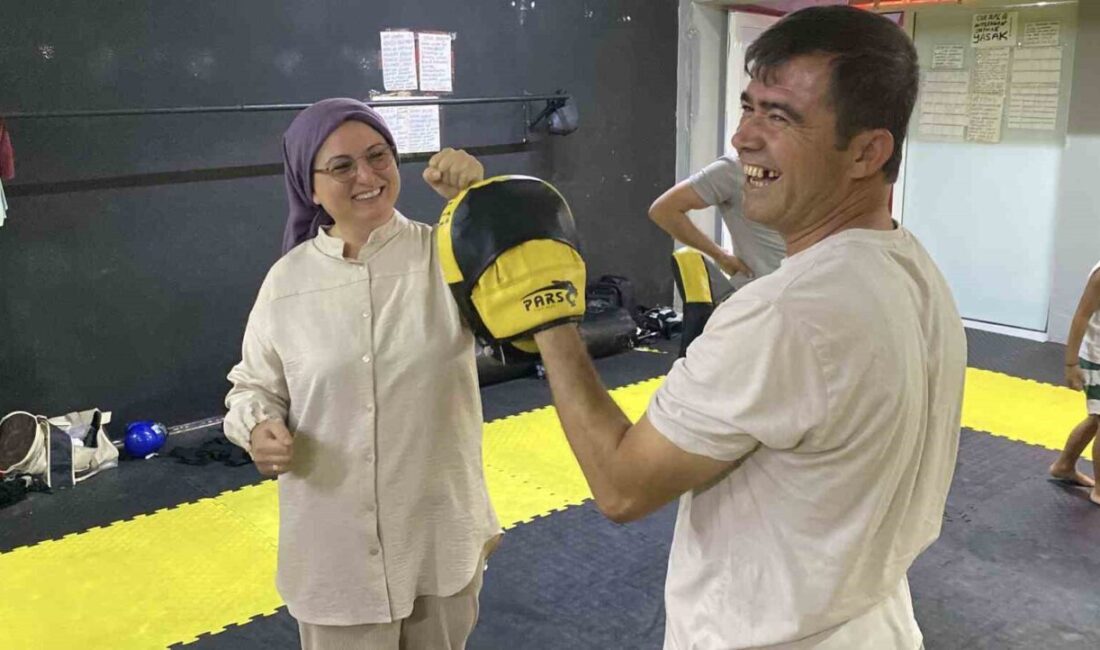 Eskişehir’de ailelerin çocuklarıyla birlikte katıldığı ve nefes nefes kaldığı kick