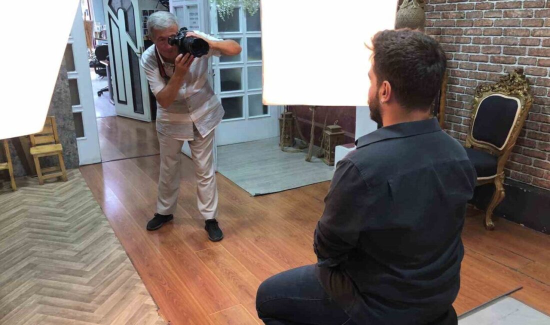 Fotoğrafçılık yapan Serhat İşler, dijitalleşmenin sektörde çalışanlar ile müşteri sayısını