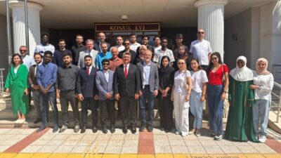 Kütahya Dumlupınar Üniversitesi (DPÜ) Rektörü Prof. Dr. Süleyman Kızıltoprak, farklı