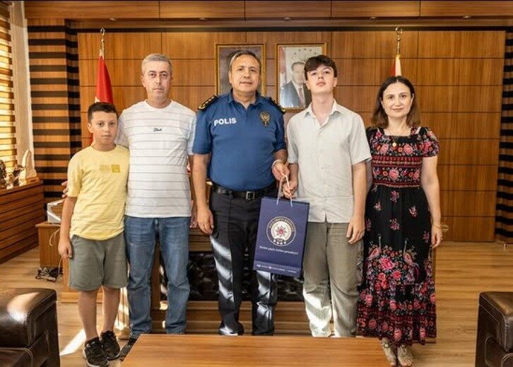 Bilecik İl Emniyet Müdürü Hakan Yılmaz, Liselere Geçiş Sınavı’nda (LGS)