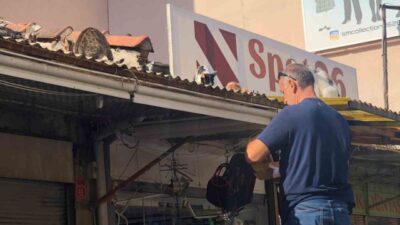 Eskişehir’de bir esnaf çatısına düzenli olarak gelen sokak kedilerine her