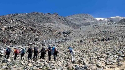 Eskişehirli 4 dağcı, Ağrı Dağı’nın en tepe noktasına tırmanarak Türk