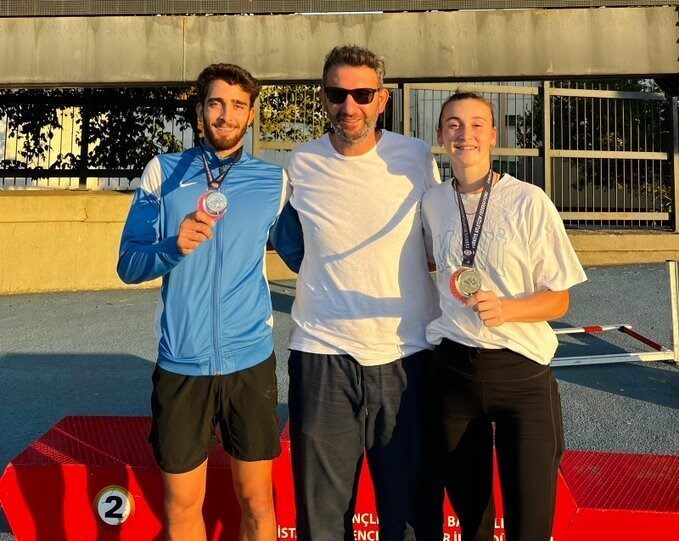 Eskişehirli sporcular, İstanbul’da düzenlenen Fahir Özgüden Hurdles Cup’ta 400 metre