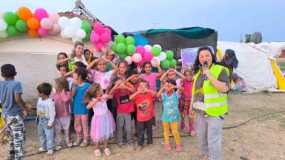 Eskişehir’de bir grup hayırsever, mevsimlik tarım işçilerinin çadır kentte kalan