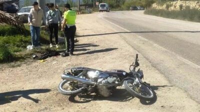 Kütahya’nın Hisarcık ilçesinde kontrolden çıkan motosikletin taş duvara çarpması sonucu