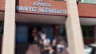 Mersin’de ev alma vaadiyle dolandırılan vatandaşın şüphelileri Isparta’da yakalandı. 8