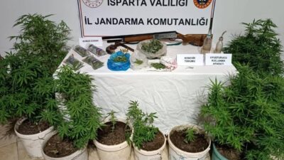 Isparta’nın Yalvaç ilçesinde jandarma ekipleri tarafından bir şahsın evine düzenlenen