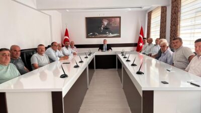 Bilecik’in İnhisar ilçesinde Kaymakam Mücahit Ünal, mahalle ve köy muhtarlarıyla