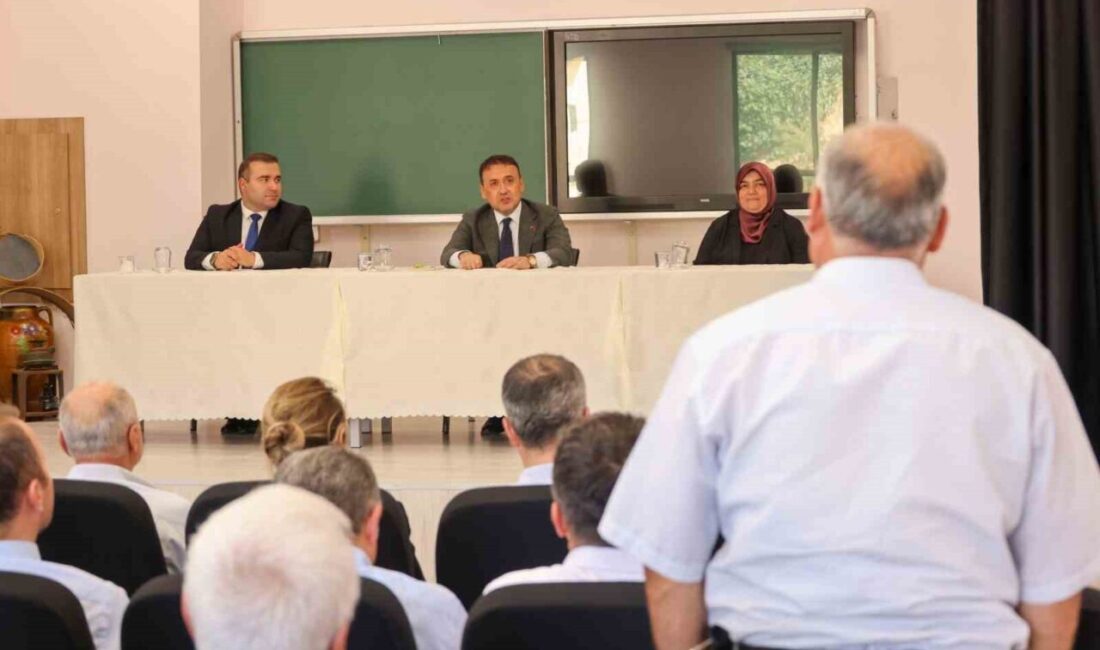 Köy ve mahallelerin talepleri inhisar ’da dinlendi Bilecik’in İnhisar ilçesinde, Vali Faik Oktay Sözer’in başkanlığında gerçekleştirilen Muhtarlar
