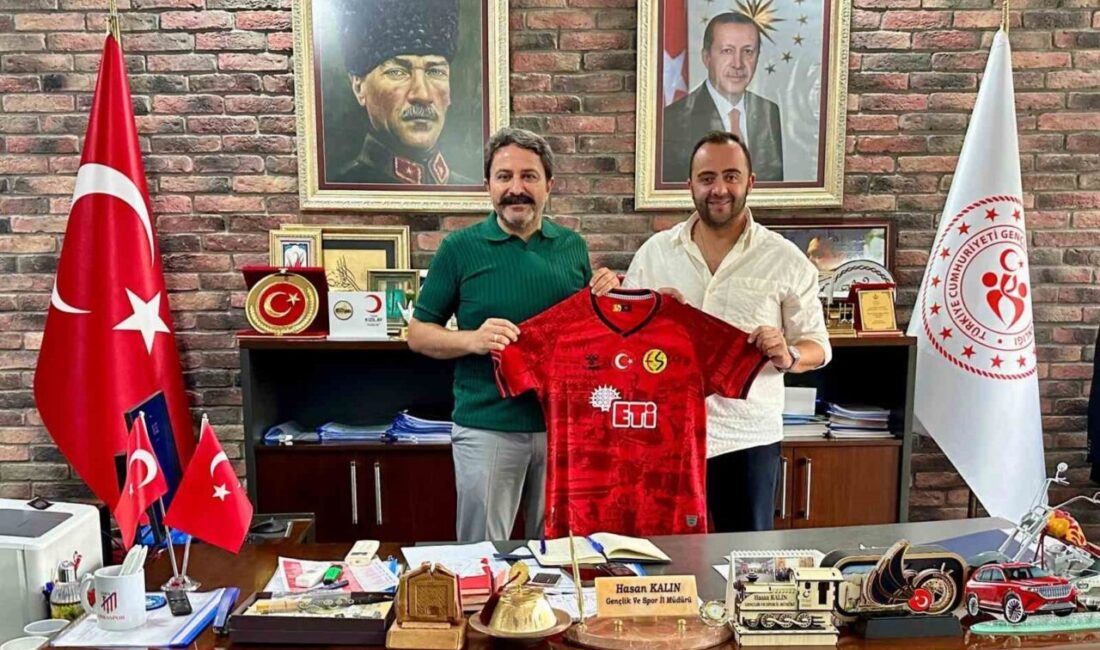 Kulüp yönetiminden Gençlik ve Spor İl Müdürü Hasan Kalın’a ziyaret Eskişehirspor Kulüp Başkanı Ulaş Entok ve yönetim kurulu üyeleri, Eskişehir