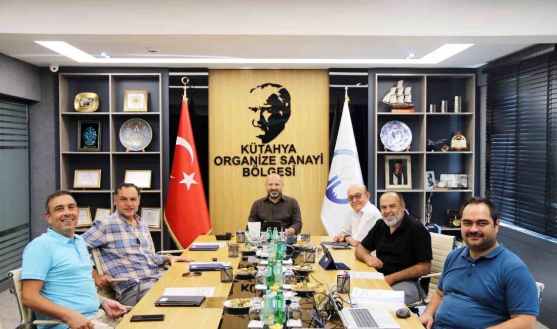 Kütahya’da ’OSB Yönetim ve Protokol Yürütme Kurulu Toplantıları’ gerçekleştirildi Kütahya Organize Sanayi Bölgesi (OSB) Yönetim Kurulu Toplantısı, Başkan Tolga