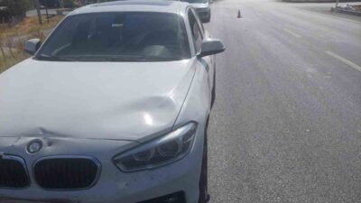 Isparta’nın Şarkikaraağaç ilçesinde kavşakta otomobil ile çarpışan motosikletin sürücüsü yaralandı.