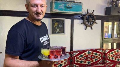 Eskişehir’in Odunpazarı ilçesinde 14 yıldır faaliyet gösteren şerbetçi Ersin Kortan,