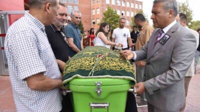 Anadolu Üniversitesi İletişim Bilimleri Fakültesi (İBF) emekli öğretim üyesi ve