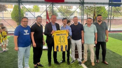 Kütahya’nın Tavşanlı ilçesinde 100 yıllık köklü çınarlarından Genç Yurdu Spor
