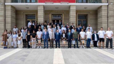 Eskişehir Valisi Hüseyin Aksoy, Yükseköğretim Kurumları Sınavı’nda (YKS) ilk 500’e
